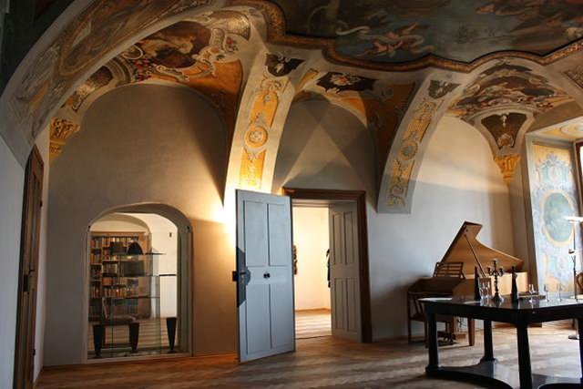 Šternberský klášter