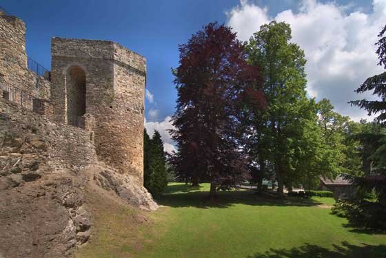 Hrad a zámek Klenová