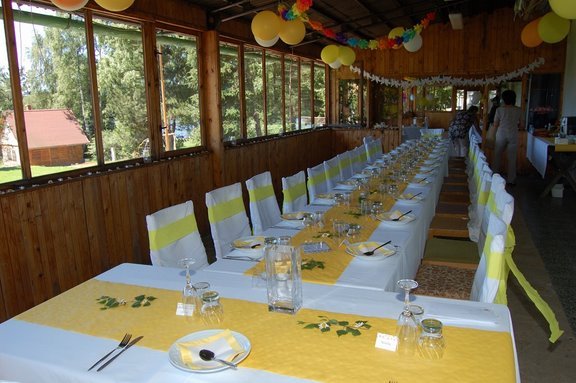 Yachtclub Pardubice, sportovní areál a ubytování na Seči