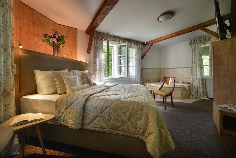 Maxmilian Lifestyle Resort