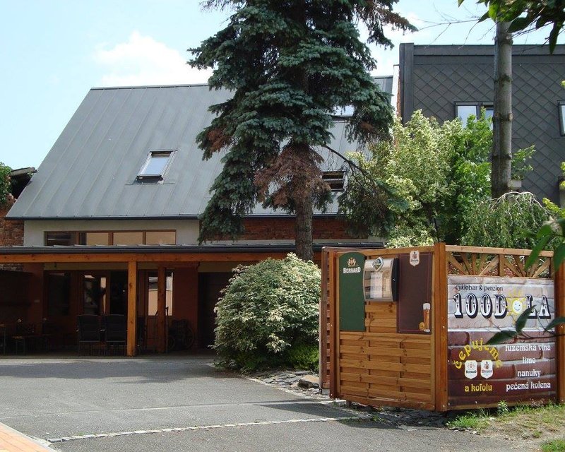 Cyklobar a penzion 100dola - restaurace